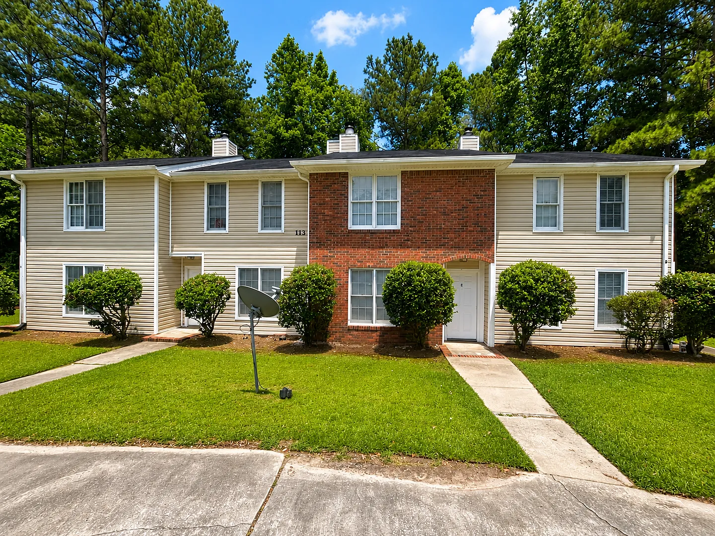 2br 1.5 Bath Townhome In Harbison Beautifully Renovated With Brand New Dishwasher And Washer/Dryer! — Photo 1