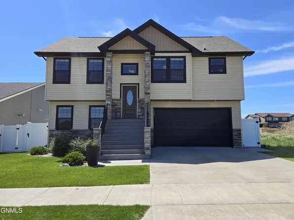 3307 34th St W, Williston, ND 58801