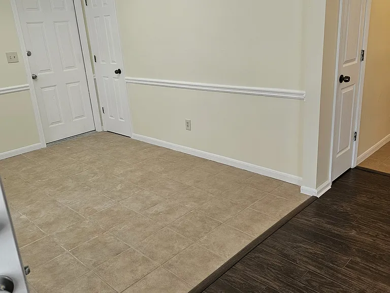 302 Wood Rdg — Photo 4
