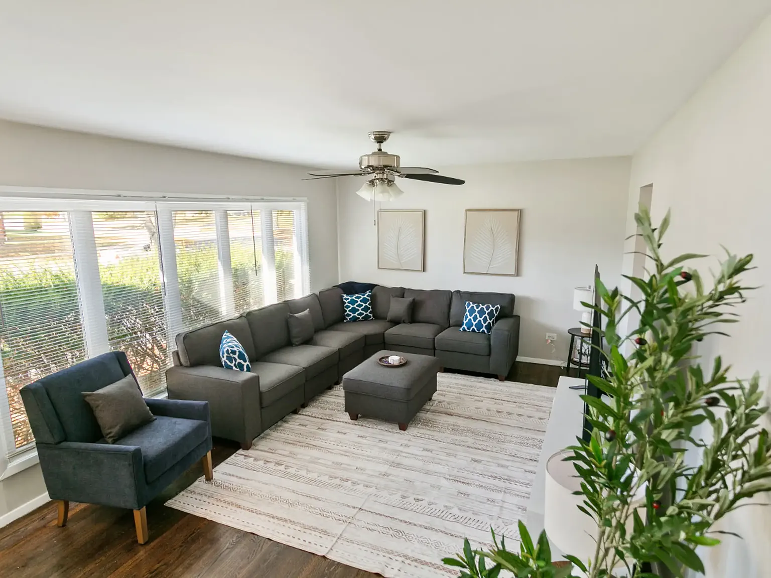 4 bed, 1800 sqft, $6,000 — Photo 2