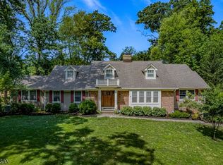 4 Pheasant Ln, Scotch Plains, NJ 07076