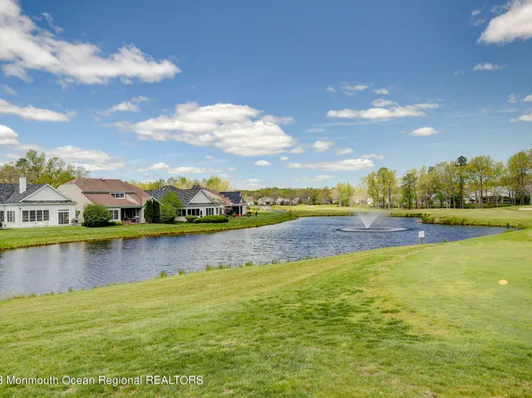 3 Oakmont Lane, Jackson, NJ 08527