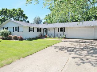 1327 Circle Dr, Green Bay, WI 54313