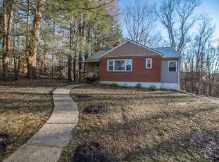252 W Locust Dr, Beckley, WV