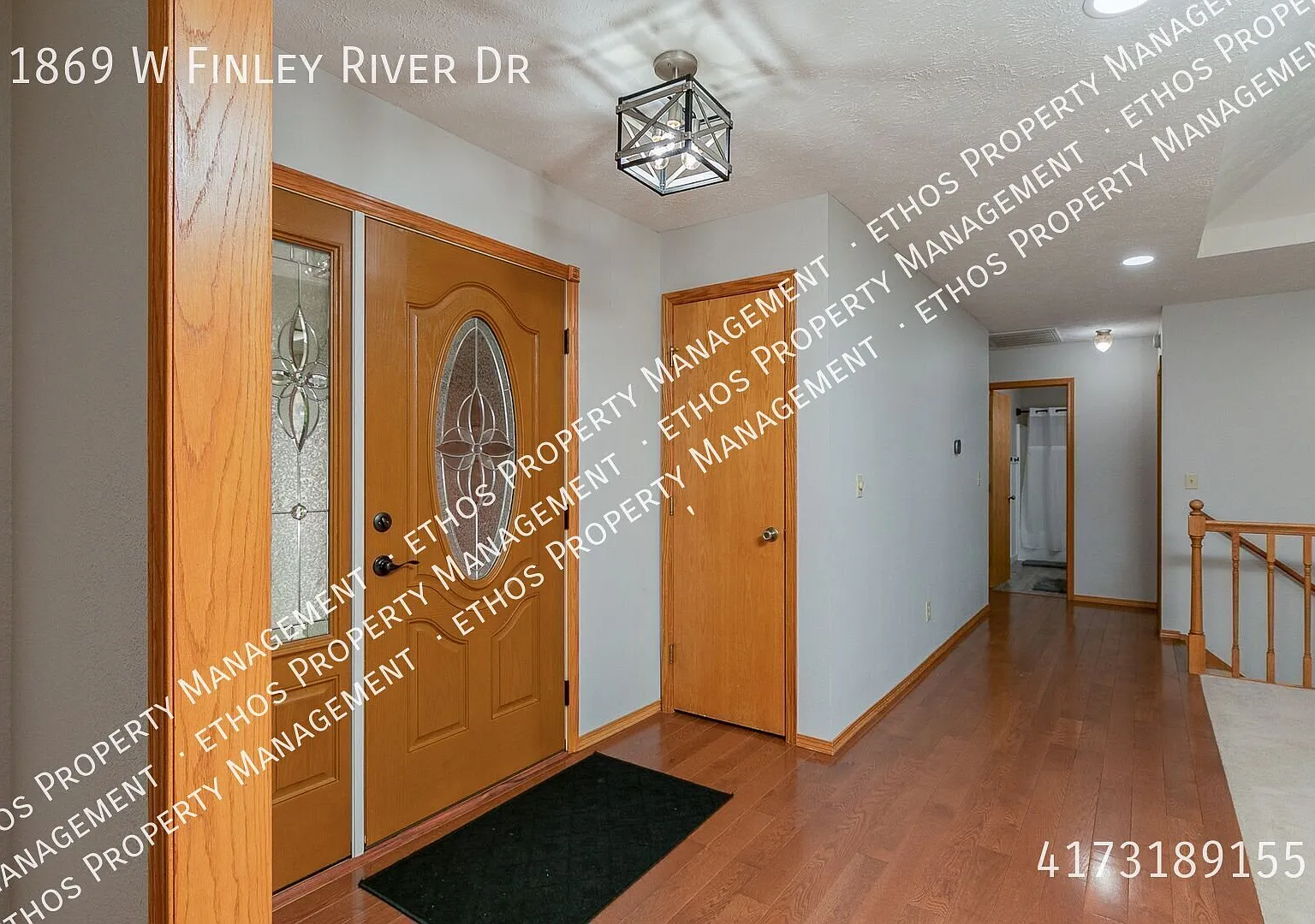 Available now! 3bed/3 bathroom home with a detached Shop/garage located in Nixa!! — Photo 3