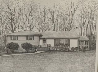 29 Stone Ledge Rd, Upper Saddle River, NJ 07458