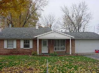 30819 Oakcrest Dr, Granger, IN 46530