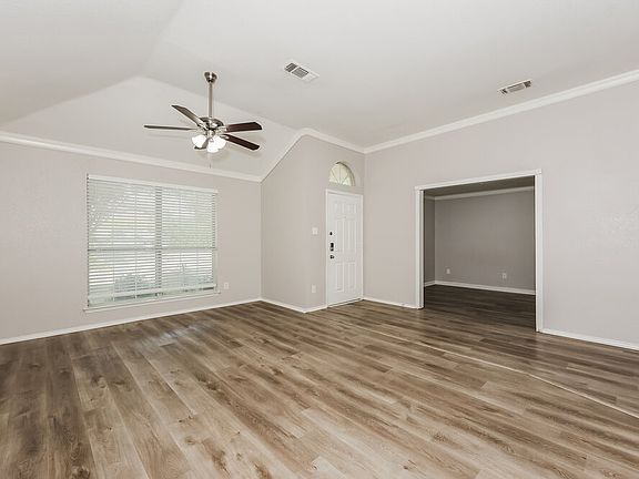 5th image of 721 S Highland Dr