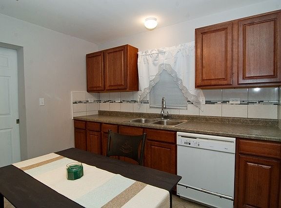 3rd image of 10104 McLean Ave