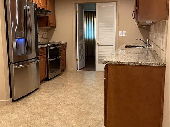 3rd image of 527 Princewood Ave