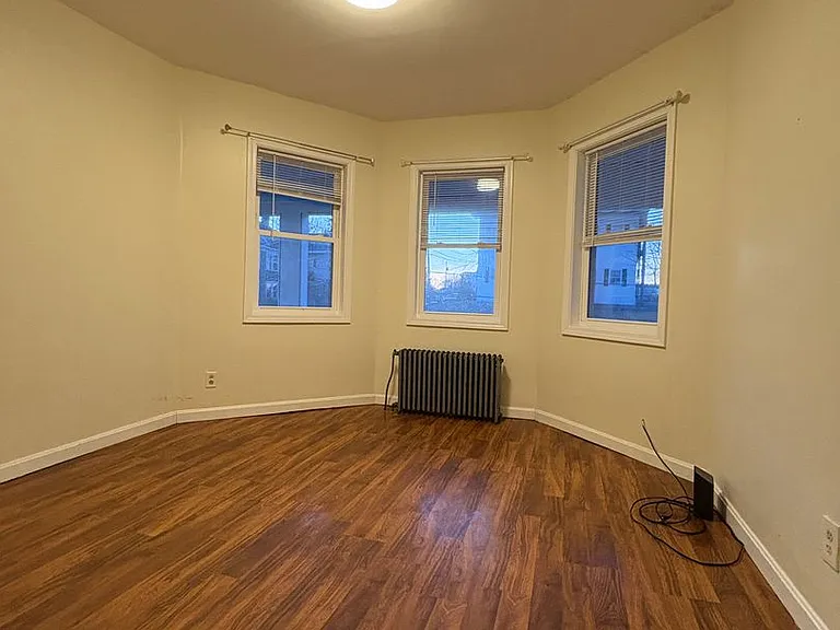 58-60 Temple Street — Photo 3