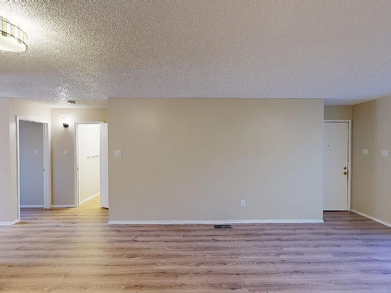 1855 Girard Blvd NE — Photo 35