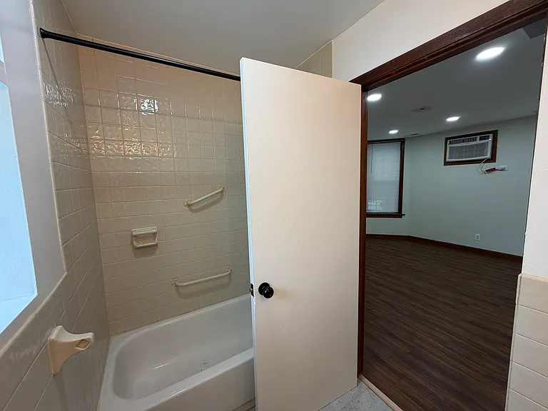 4107 S Archer Ave #1R — Photo 5