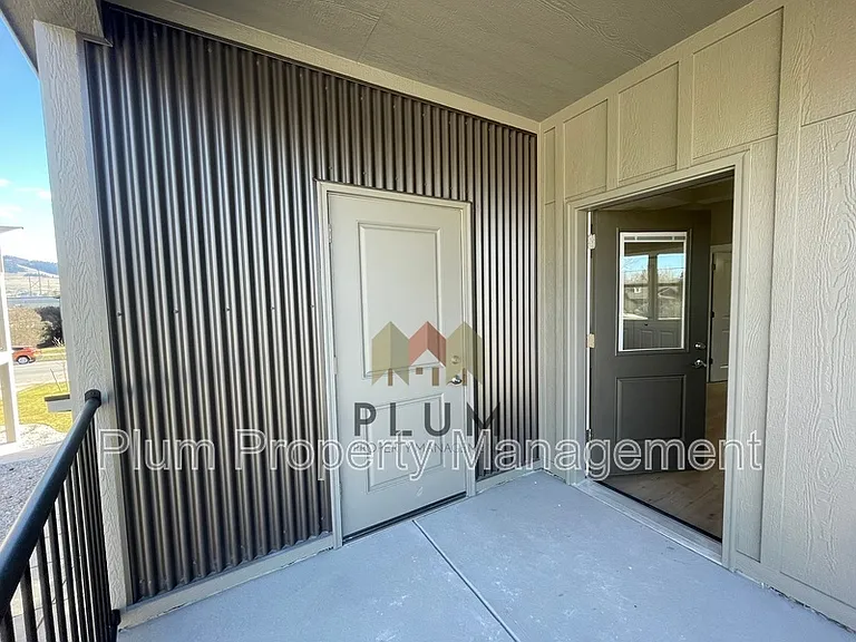 1724 S 14th St W #202 — Photo 21
