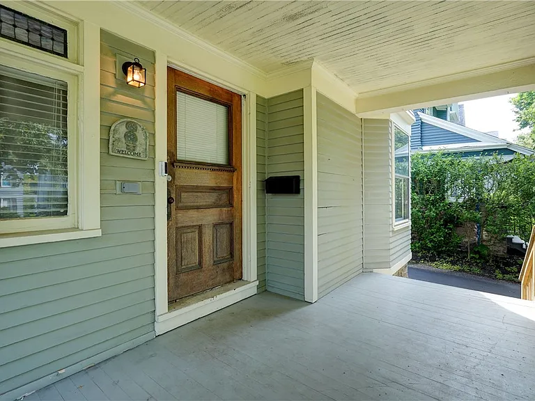 31 Birch Cres — Photo 2