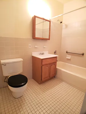 Rented by Bohemia Realty Group | media 20