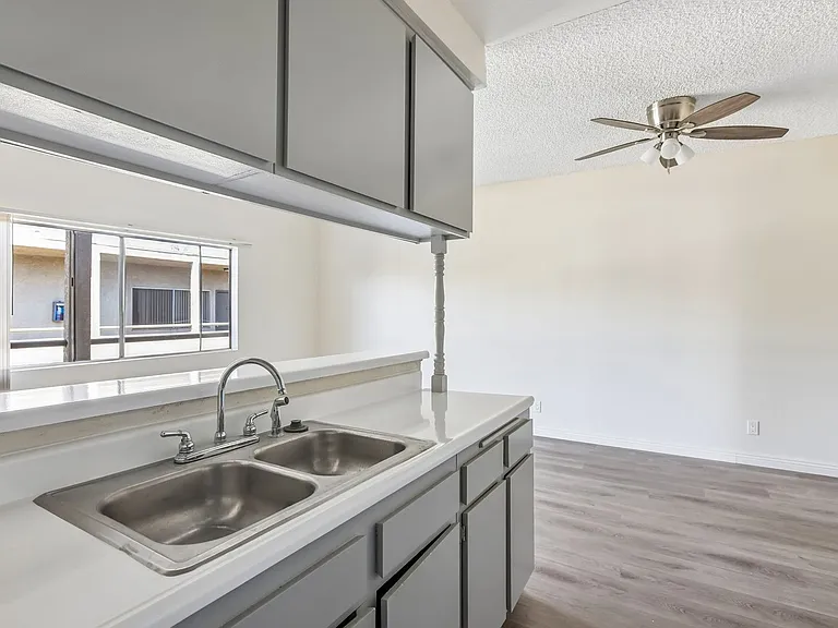 8541 Foothill Blvd., Sunland — Photo 24