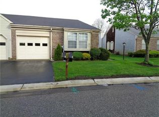 8 Alexander Hamilton Ct #A, Monroe Township, NJ 08831