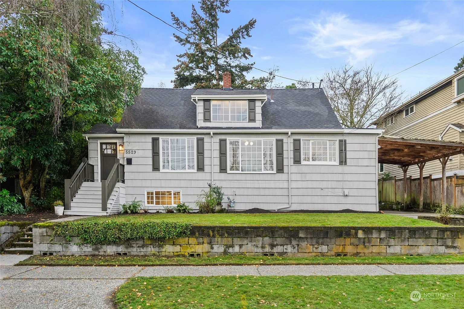 5529 37th Avenue NE photo 1