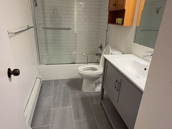 5th image of 3726 Broderick St APT 6