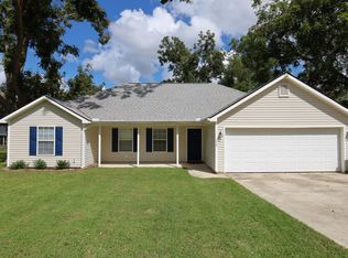 119 Pecan St, Ray City, GA 31645