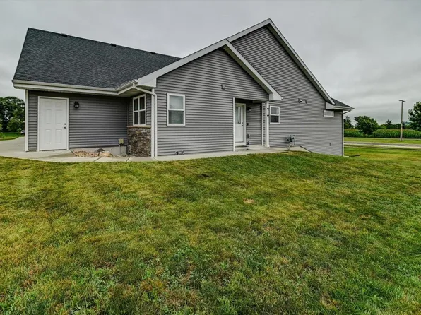 450 Ithaca Ct, Oregon, WI 53575