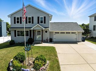 3019 E Diane Dr, Oak Creek, WI 53154