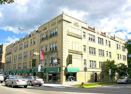 1st image of 1217 W Diversey Pkwy APT 212