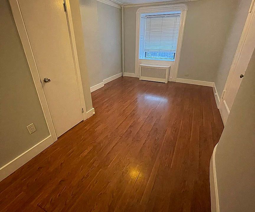 1st image of 239 E 116th St APT 1
