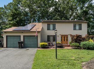 18 Silversmith Ct, Howell, NJ 07731