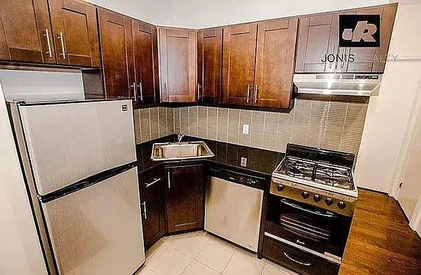 Rented by Jonis Realty | media 3