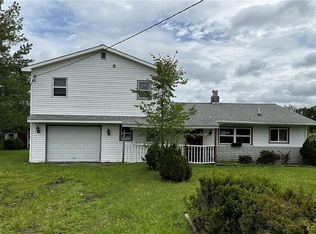 405 Midline Rd, Amsterdam, NY 12010