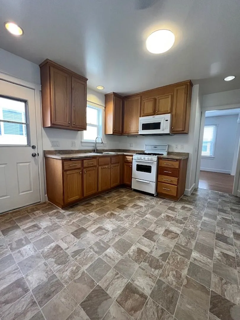 T & G Properties — Photo 3