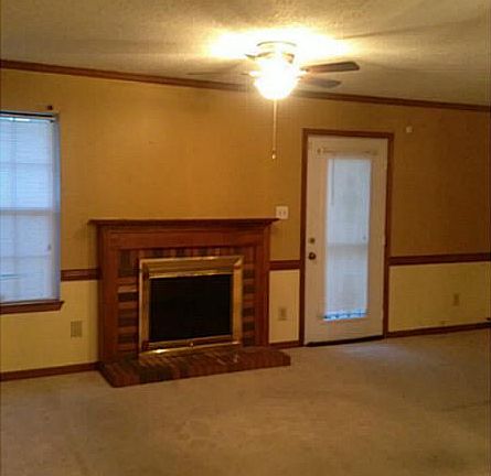 3rd image of 1240 Basswood Ct