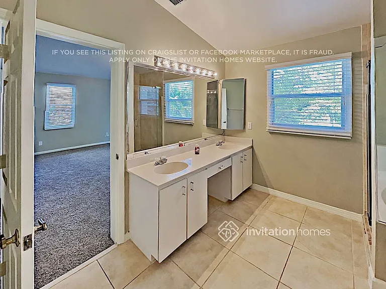 8528 Windy Cir — Photo 10