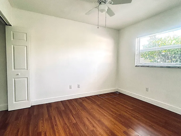12958 SW 49th St — Photo 11