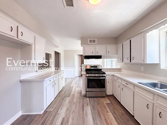4919 Lingonberry St — Photo 5