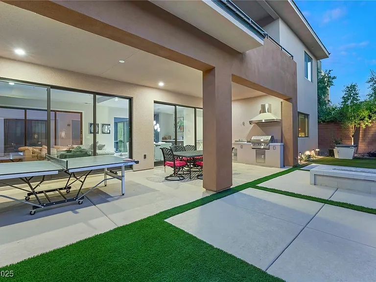 19 Garden Rain Dr — Photo 44