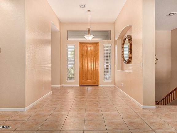 4th image of 491 E VERMONT Drive