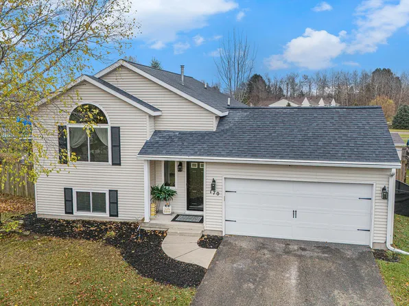 170 Waxwing Ct, Cedar Springs, MI 49319