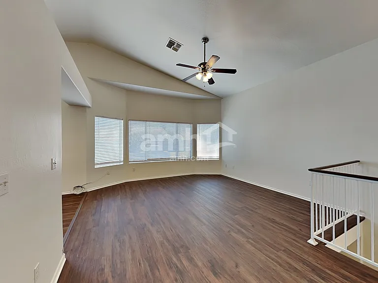 539 S Apache Dr — Photo 10