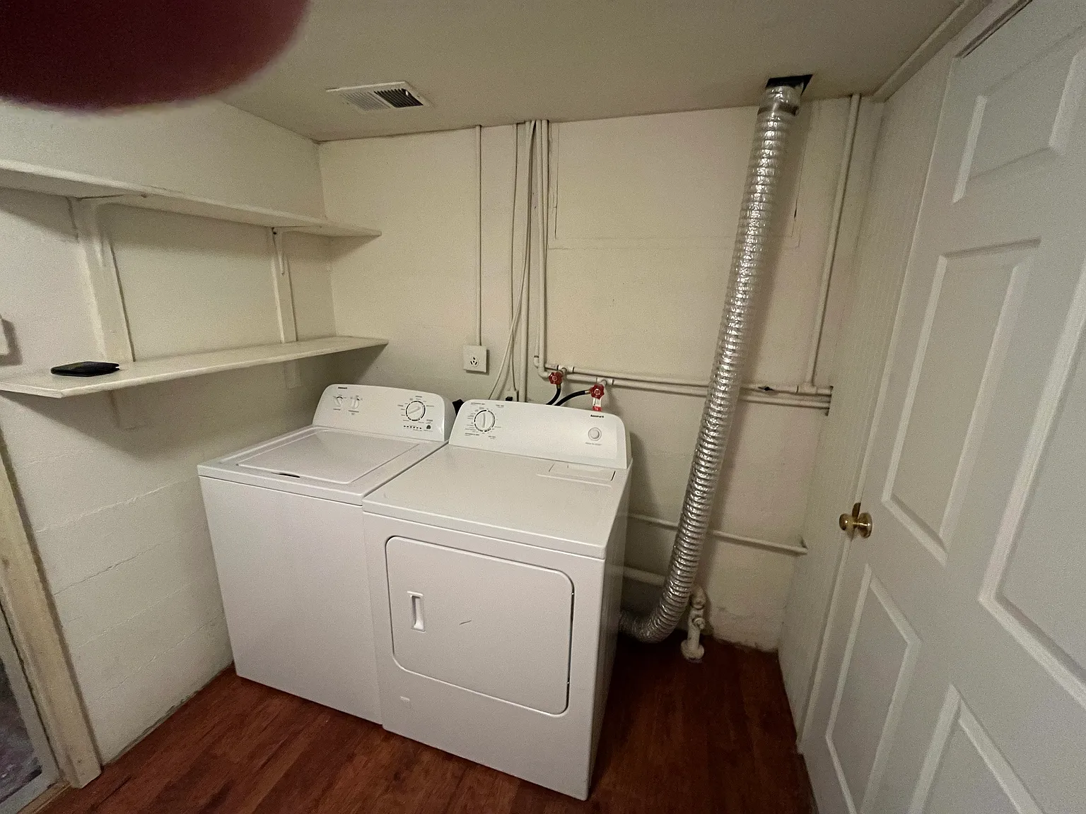 3 bed, 1.5 bath, $330 — Photo 4