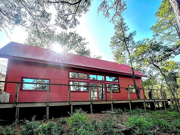 2nd image of 215 Lake View Dr
