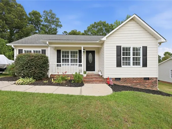 715 Dillon St, Thomasville, NC 27360