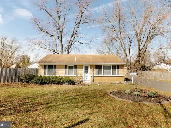1101 Karen Ave, Croydon, PA 19021