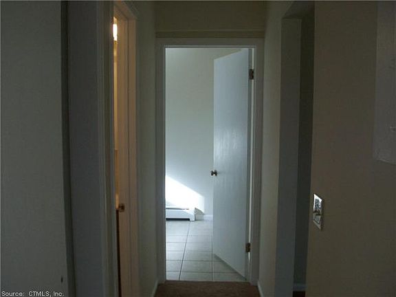 2nd image of 26 Essex Ct