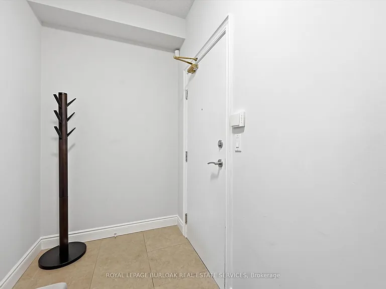 1477 Lakeshore Rd #305 — Photo 9