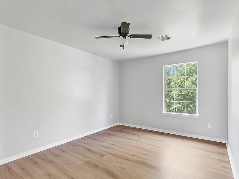 10445 Wicklowe St #1 — Photo 24