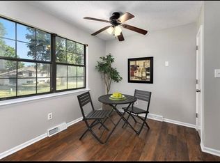 516 SE Morningside Dr APT B, Lees Summit, MO 64063