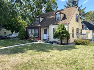 466 S Alfred Ave, Elgin, IL 60123